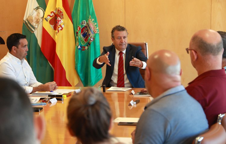 El presidente de la Diputación propone que haya una única empresa de gestión del agua en la provincia