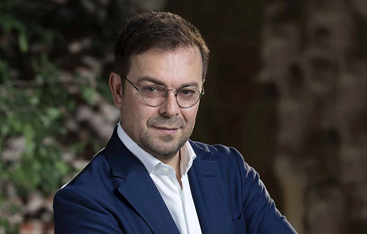 El escritor e investigador Javier Sierra visita «La punta del iceberg» en COPE Utrera (98.1 FM)
