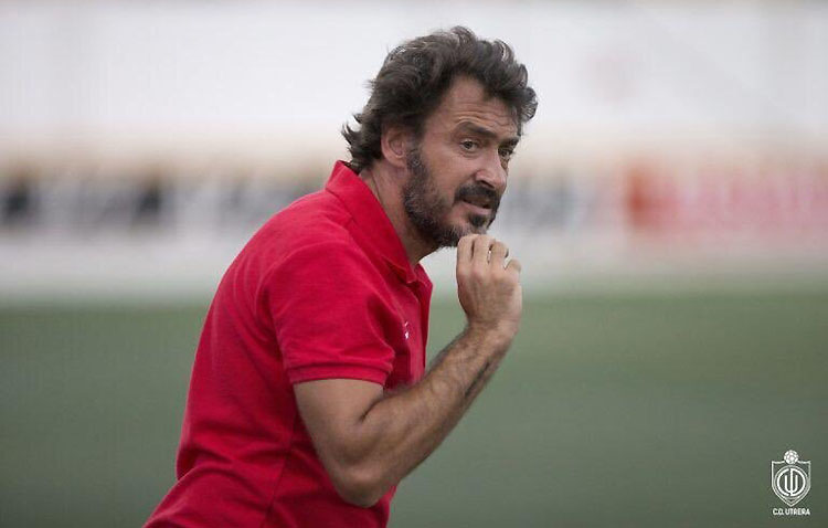 El C.D. Utrera anuncia que no renovará a Jesús Galván como entrenador