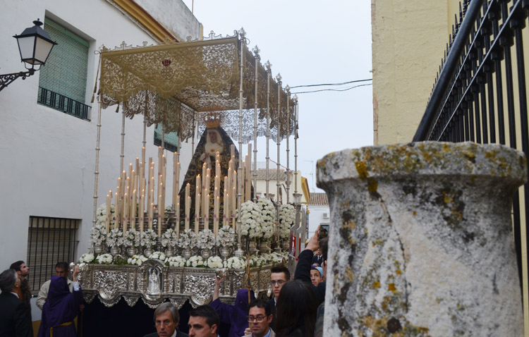 Imágenes, oraciones y música para recordar la estación de penitencia de Jesús Nazareno