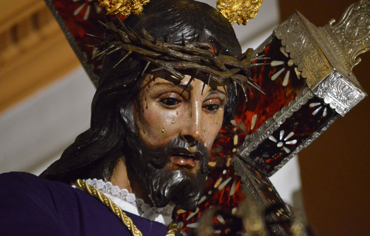 Tres días de besamanos a Jesús Nazareno
