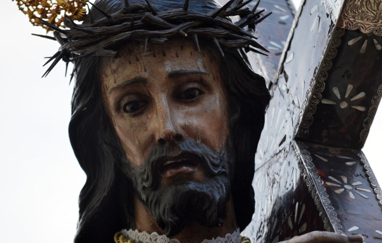 Utrera comienza el año con tres días de «besamanos» a Jesús Nazareno