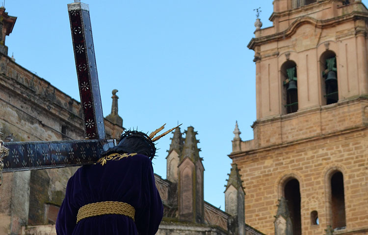 Triple cita cofrade en el Viernes Santo de Utrera