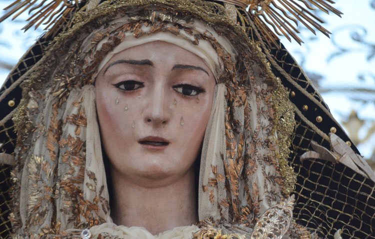 La hermandad de Jesús Nazareno celebra los cultos anuales a la Virgen de las Angustias
