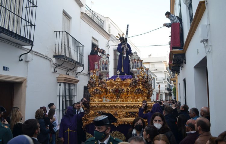 Una intensa jornada de Viernes Santo en Utrera