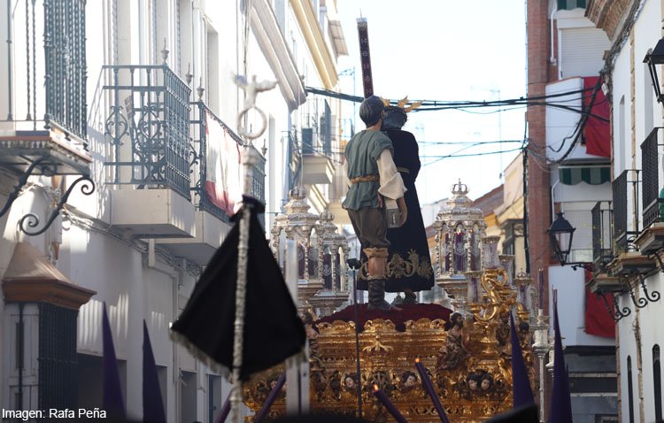La hermandad de Jesús Nazareno, las tres gracias de la Virgen de los Dolores y el monumento de Santa Ángela de la Cruz, en ‘Semana Santa en la Campiña’ [PODCAST, EN EL INTERIOR]