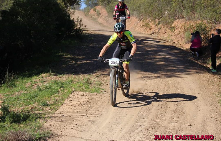 El Club Ciclista «Jip Carbono Team» defiende el campeonato de Sevilla BTT en la Sierra de Aznalcollar
