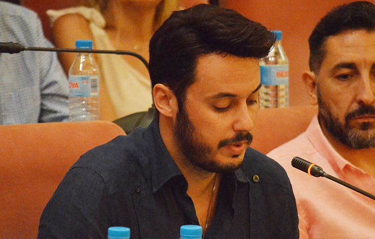 El andalucista Joaquín Colchón renuncia a su acta de concejal debido a «nuevos retos profesionales»