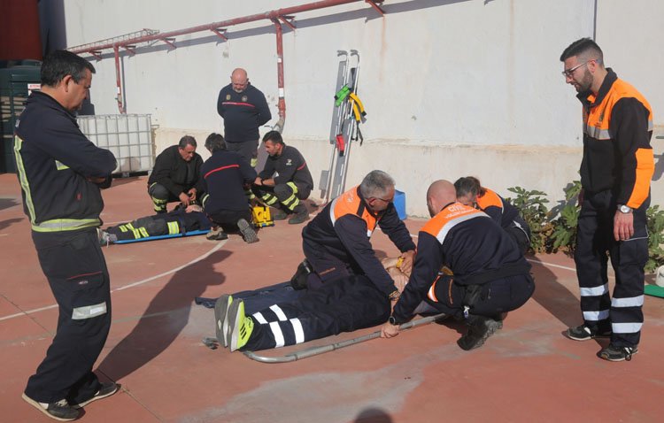 La atención a las víctimas de accidentes de tráfico, eje de unas jornadas formativas para Bomberos y Protección Civil de Utrera