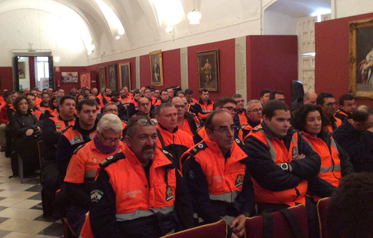 Utrera recibe a más de un centenar de voluntarios en una jornada provincial sobre Protección Civil