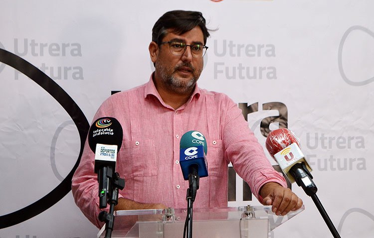 «La juventud se está comportando de manera casi ejemplar en Utrera»