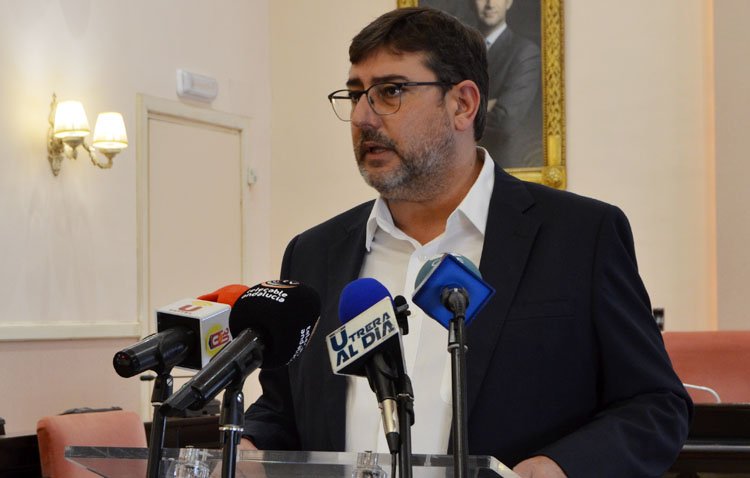 Villalobos considera que el PP y Francisco Jiménez están negociando un «matrimonio de conveniencia» en Utrera [AUDIO]