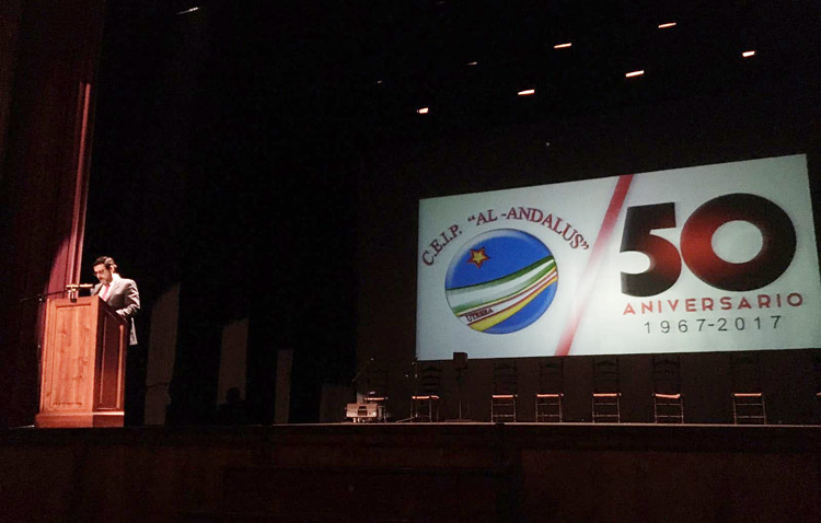 El alcalde reclama al Estado más competencias educativas para hacer inversiones en los colegios aunque no sea competencia municipal