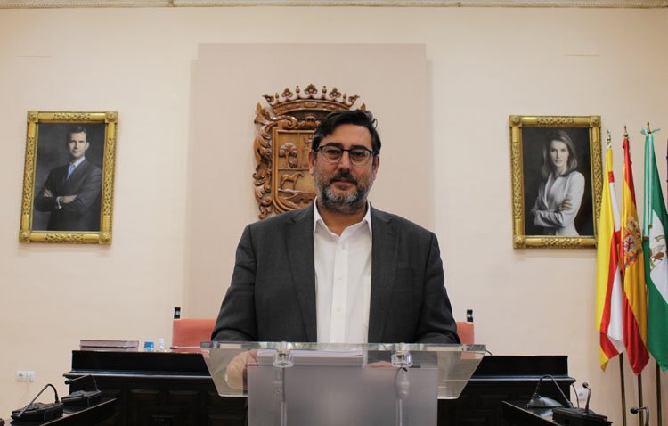 Villalobos revalidaría la mayoría absoluta en Utrera y aumentaría el porcentaje de votos