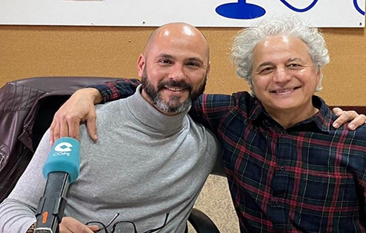 El maestro de yoga Juan Carlos Márquez visita «La punta del iceberg» en COPE Utrera (98.1 FM)