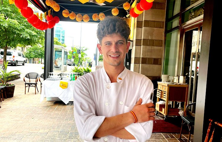 El chef utrerano Juan Cuevas ‘monta’ la Feria de Sevilla frente a la Casa Blanca [AUDIO ENTREVISTA]