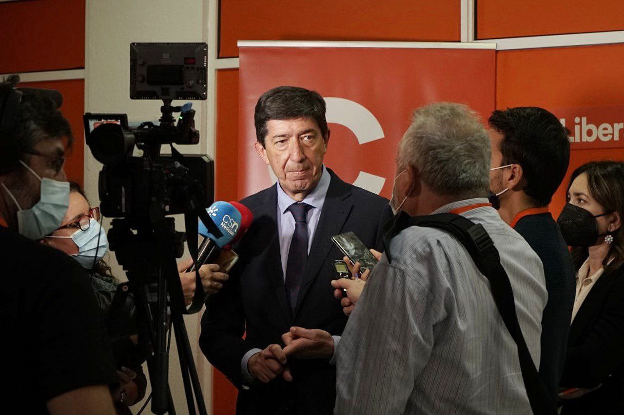 El vicepresidente de la Junta de Andalucía llega a Utrera este viernes para visitar las instalaciones de Panadería Obando y mantener un encuentro con los empresarios