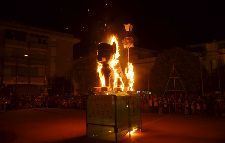 El fuego, protagonista un año más de la fiesta de Los Juanes
