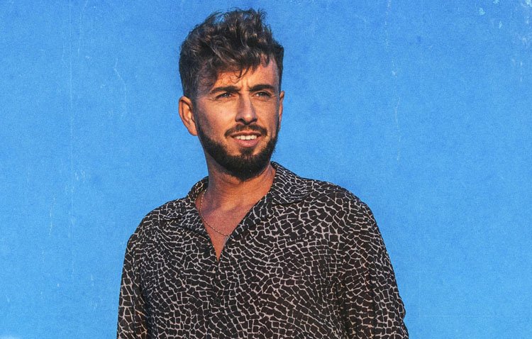 El cantante utrerano Juanlu Montoya, distinguido con un ‘Premio Radiolé 2022’