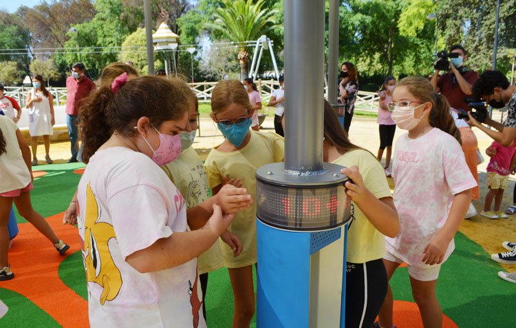 Utrera se sitúa a la vanguardia del ocio tecnológico con la instalación del primer juego interactivo de la provincia