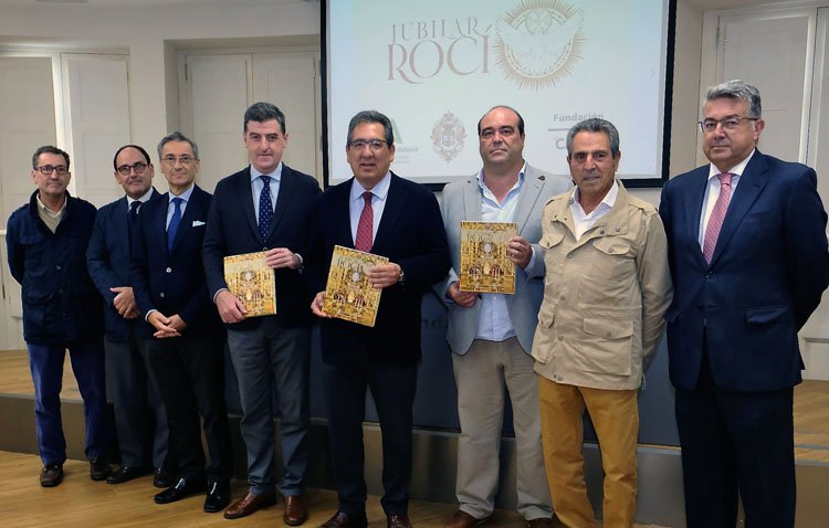 El historiador Julio Mayo presenta un amplio estudio sobre la Virgen del Rocío tras una década de investigaciones