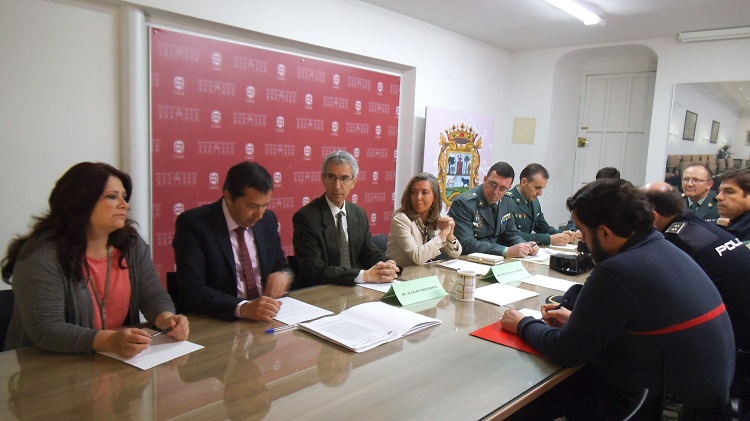 Reunida la junta local de seguridad, con presencia de todas las administraciones y la subdelegada del Gobierno