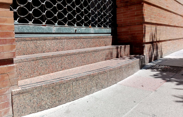 Utrera reclama la eliminación de las barreras arquitectónicas en los juzgados