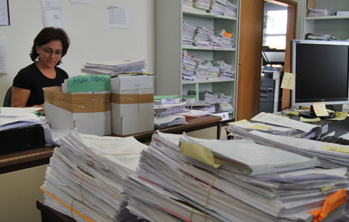 El Defensor del Pueblo pide medidas en los juzgados de Utrera para «equilibrar  la excesiva» carga de trabajo
