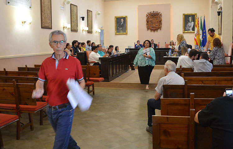 Juntos por Utrera abandona el pleno tras un rifirrafe con el alcalde por el turno de palabra