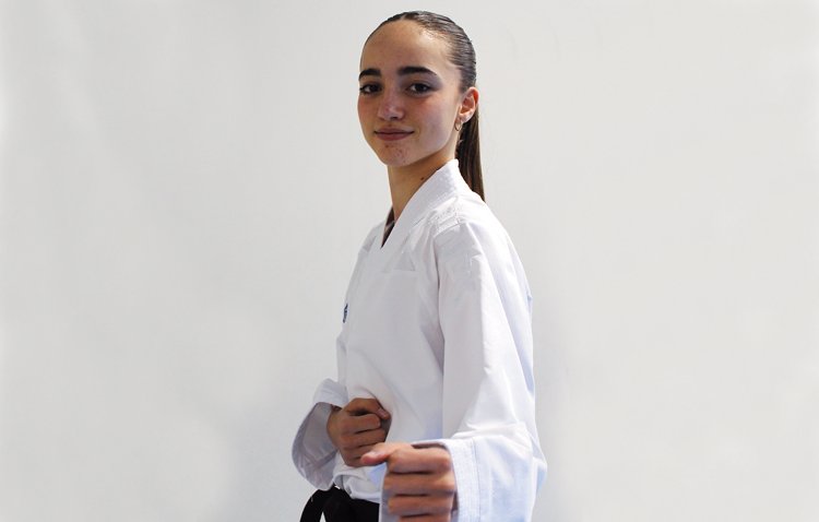 La karateka utrerana Lola Matos: un presente espectacular, un futuro más que prometedor