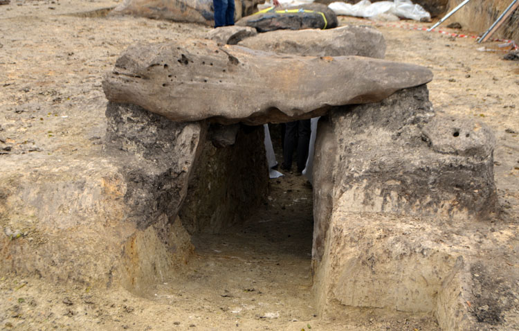 Un estudio en el dolmen de Los Molares revela la posible existencia de al menos otros dos bajo tierra