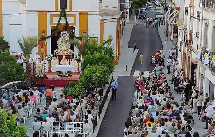 Una misión popular con numerosas imágenes en varios actos callejeros en Los Palacios y Villafranca