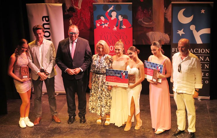 La joven bailaora utrerana Lucía Benavides, segundo premio de un concurso de la prestigiosa Fundación Cristina Heeren