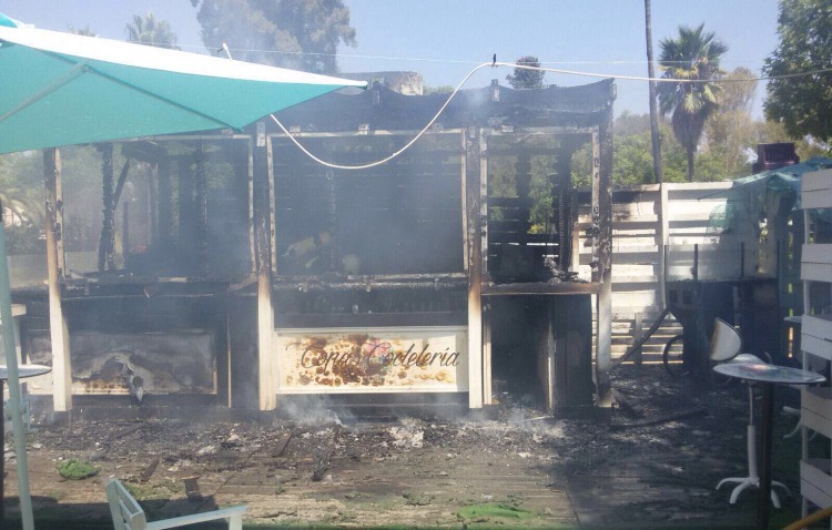 Destrozado el bar de la zona chill out de Malvaloca a causa del incendio