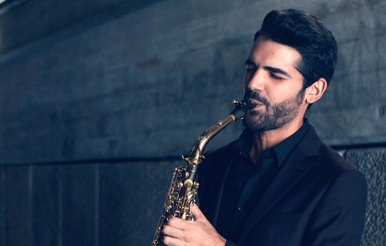 El saxofonista utrerano Manu Brazo, «ilusionado» con su debut en la prestigiosa Filarmónica de Berlín