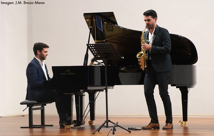 El ciclo de música antigua de Carmona cierra con un brillante concierto del saxofonista Manu Brazo y el pianista Pepe Fernández