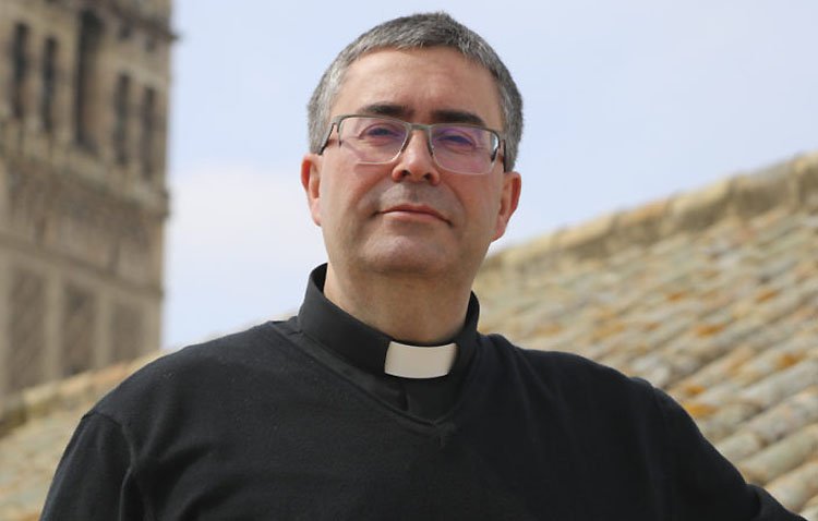 Una charla del delegado diocesano de Hermandades y Cofradías hablará en Utrera del congreso internacional en Sevilla