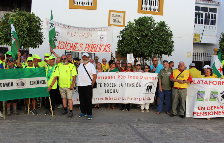 Los pensionistas toman las calles de Utrera en su marcha hacia Madrid