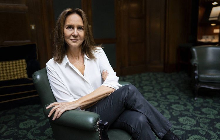 La Fundación Caja Rural de Utrera retoma su ciclo ‘La palabra a escena’ con una conferencia de la prestigiosa escritora María Dueñas