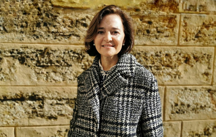 María Luisa Rodríguez, presentadora del pregonero de la Semana Santa de Utrera en 2020
