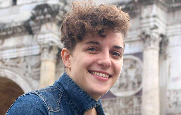 «La cadena», ópera prima literaria de la directora de orquesta utrerana Marina Ramos