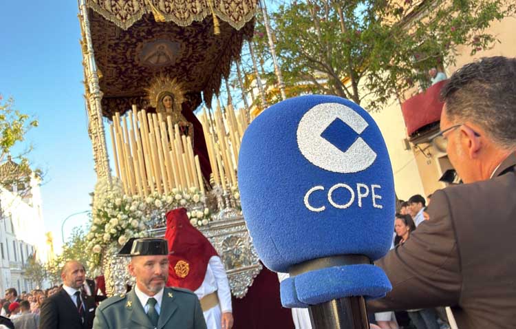 El Amor y las Veredas repartieron pasión y devoción a Utrera