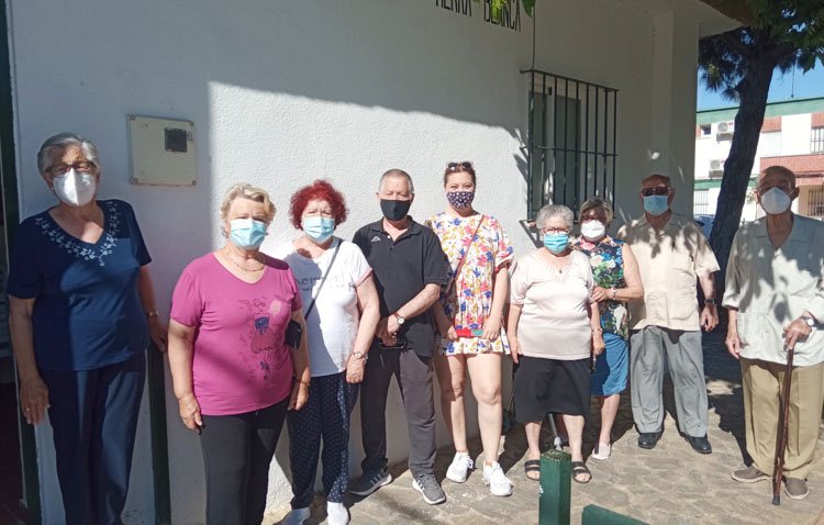 Más País Utrera pide mejoras en la barriada Juan Carlos I tras la reunión con su asociación de vecinos