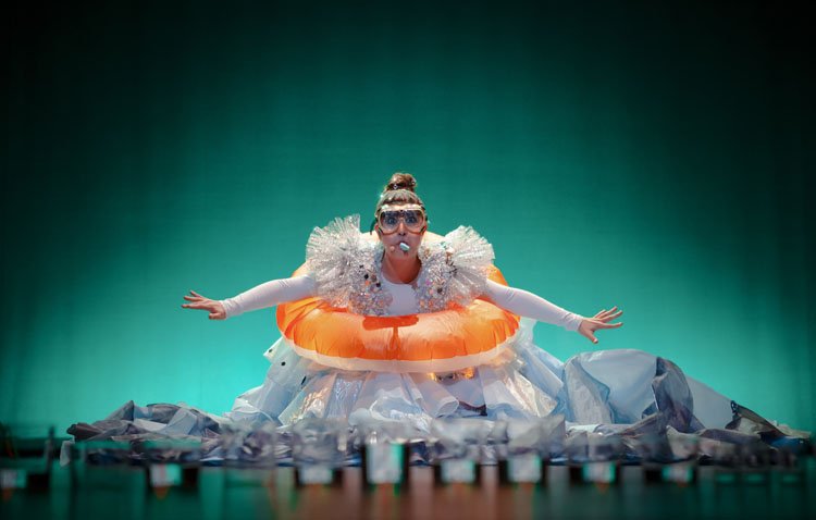 La artista Maui de Utrera deslumbra en Londres con el estreno mundial de su espectáculo ‘Puerto Alegría’ [GALERÍA]