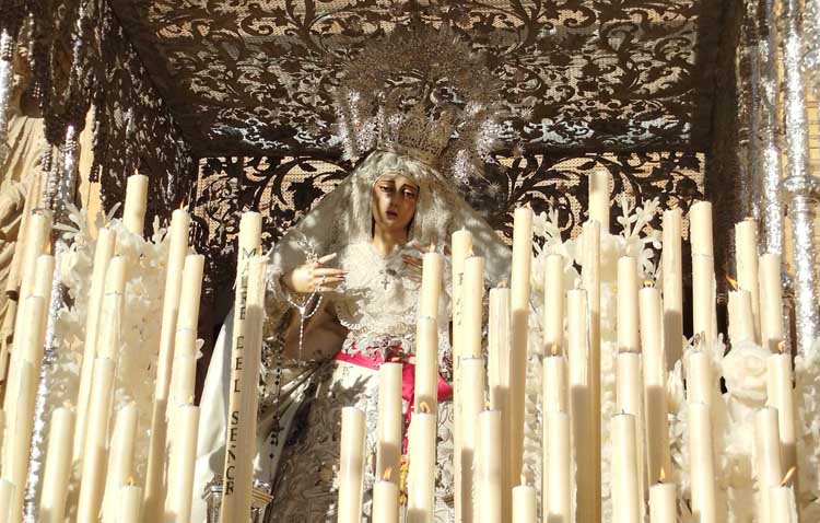 La Semana Santa llega a su ecuador tras la estación de penitencia de los Aceituneros