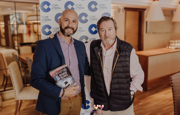 El conocido escritor navarro J.J. Benítez, protagonista de «La punta del iceberg» en COPE Utrera