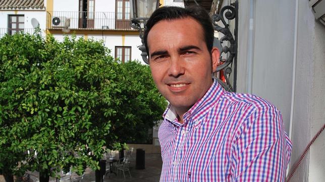 El C.D Utrera oficializa la renovación de Miguel Ángel Montoya