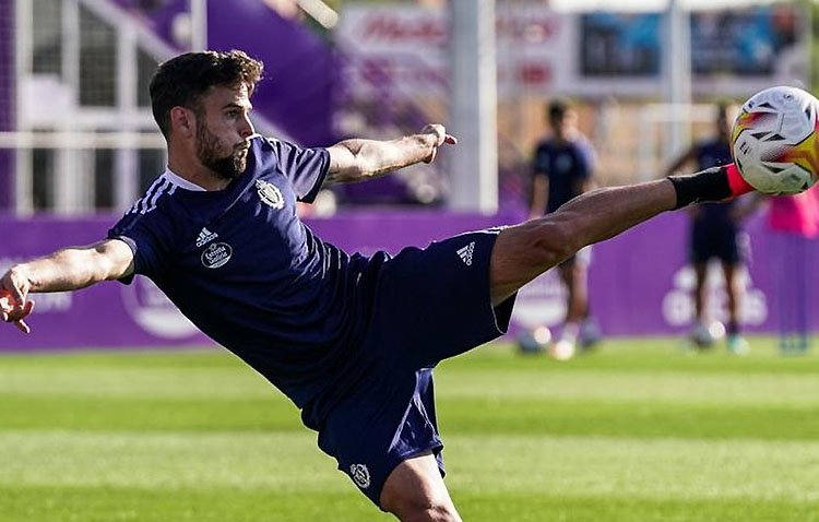 El futbolista utrerano Moisés Delgado, nuevo refuerzo del UCAM Murcia CF