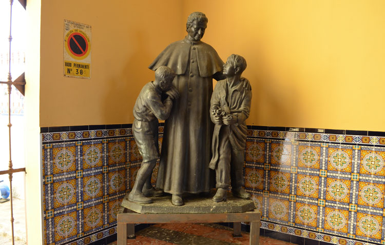 Don Bosco vuelve a casa durante las obras en la glorieta Pío XII