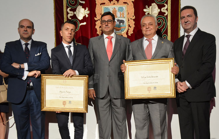Moda y ciencia se dan la mano en la entrega de los Mostachones de Oro (IMÁGENES Y AUDIO)